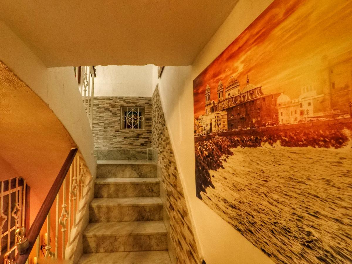 Inn Spanish Galleon Cadiz